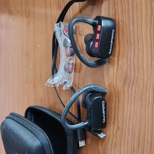 Soundpeats USB Bluetooth Athletic Buds